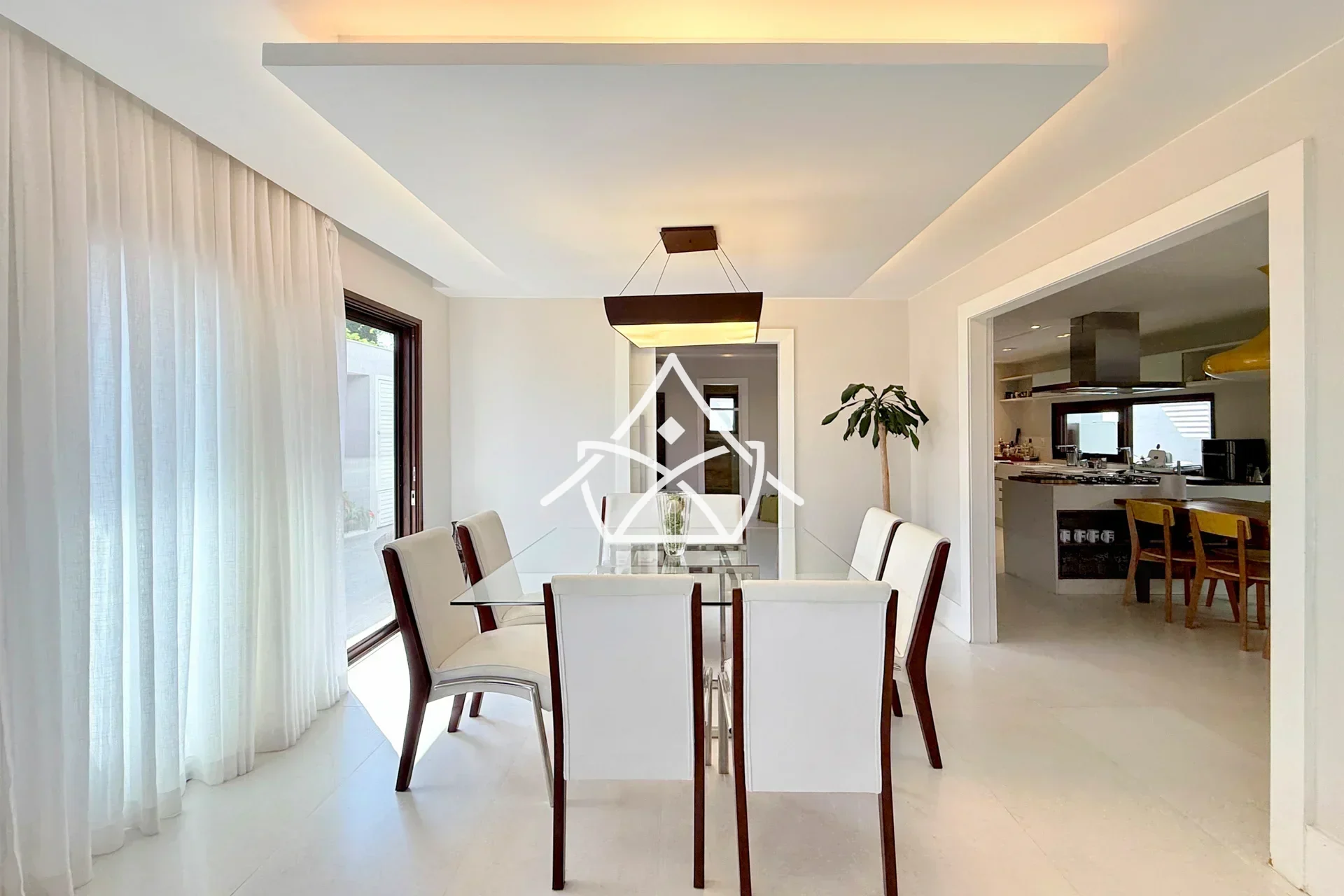 Casa com Terreno de Esquina no Riviera Del Sol