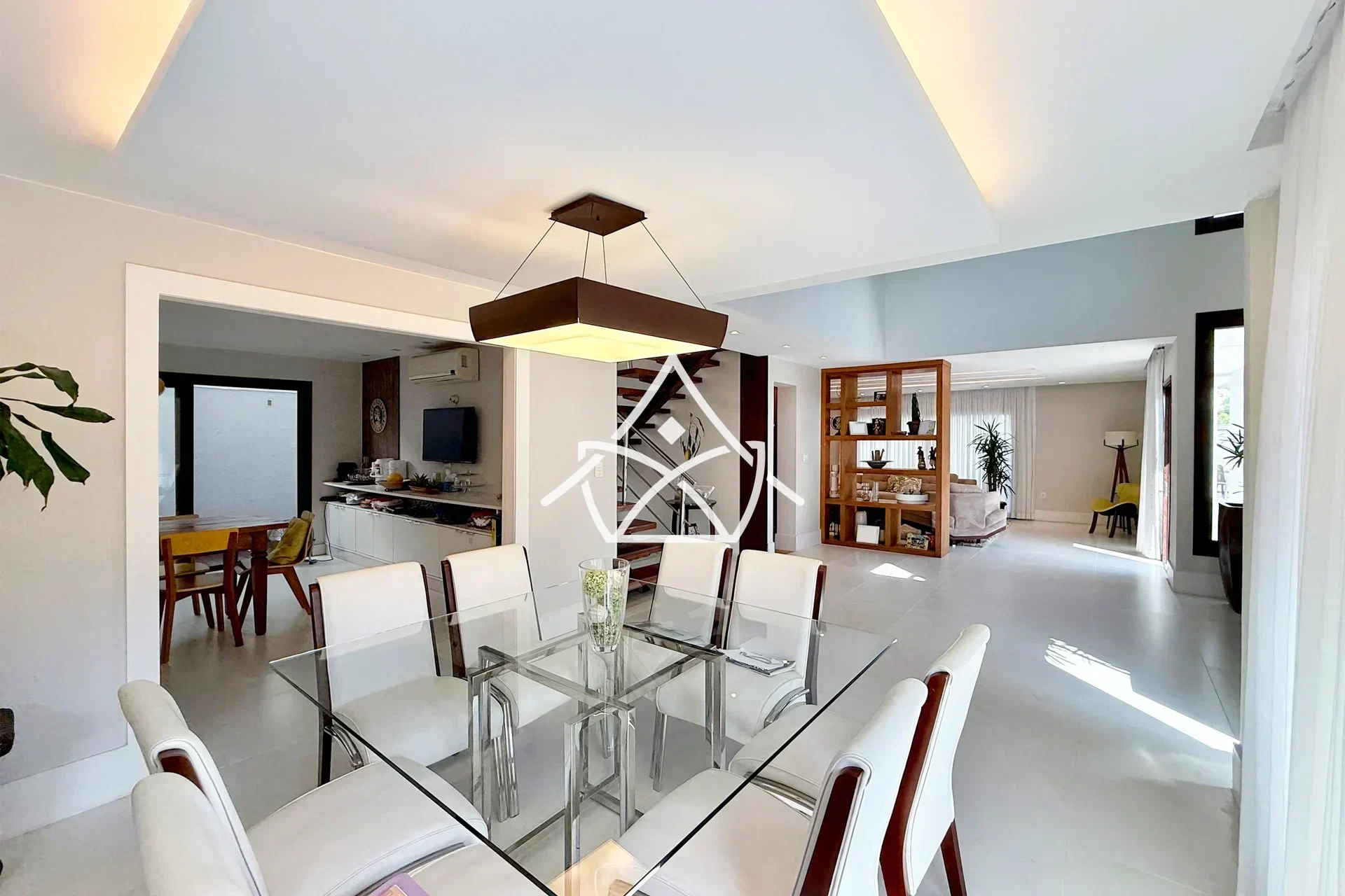 Casa com Terreno de Esquina no Riviera Del Sol