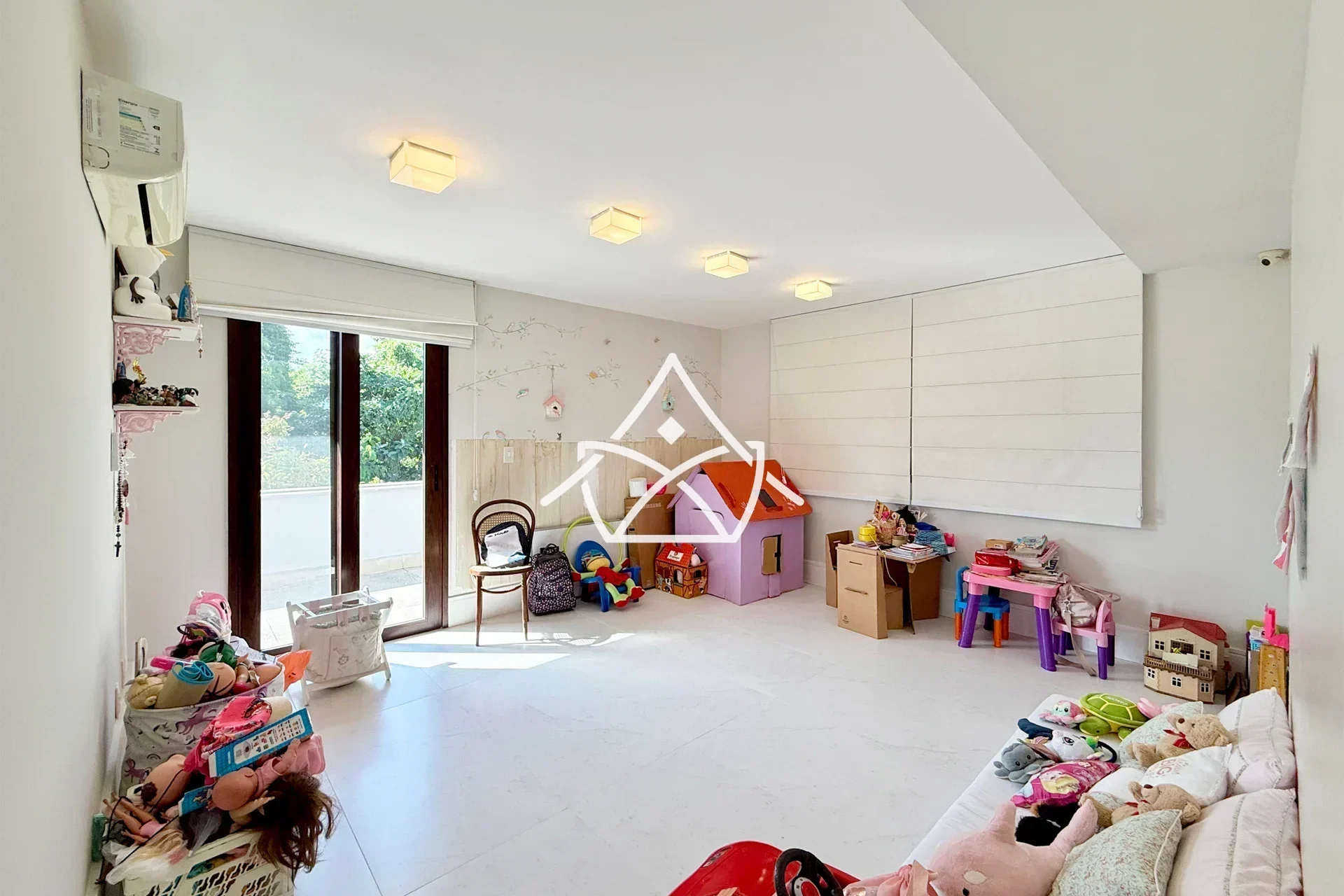 Casa com Terreno de Esquina no Riviera Del Sol