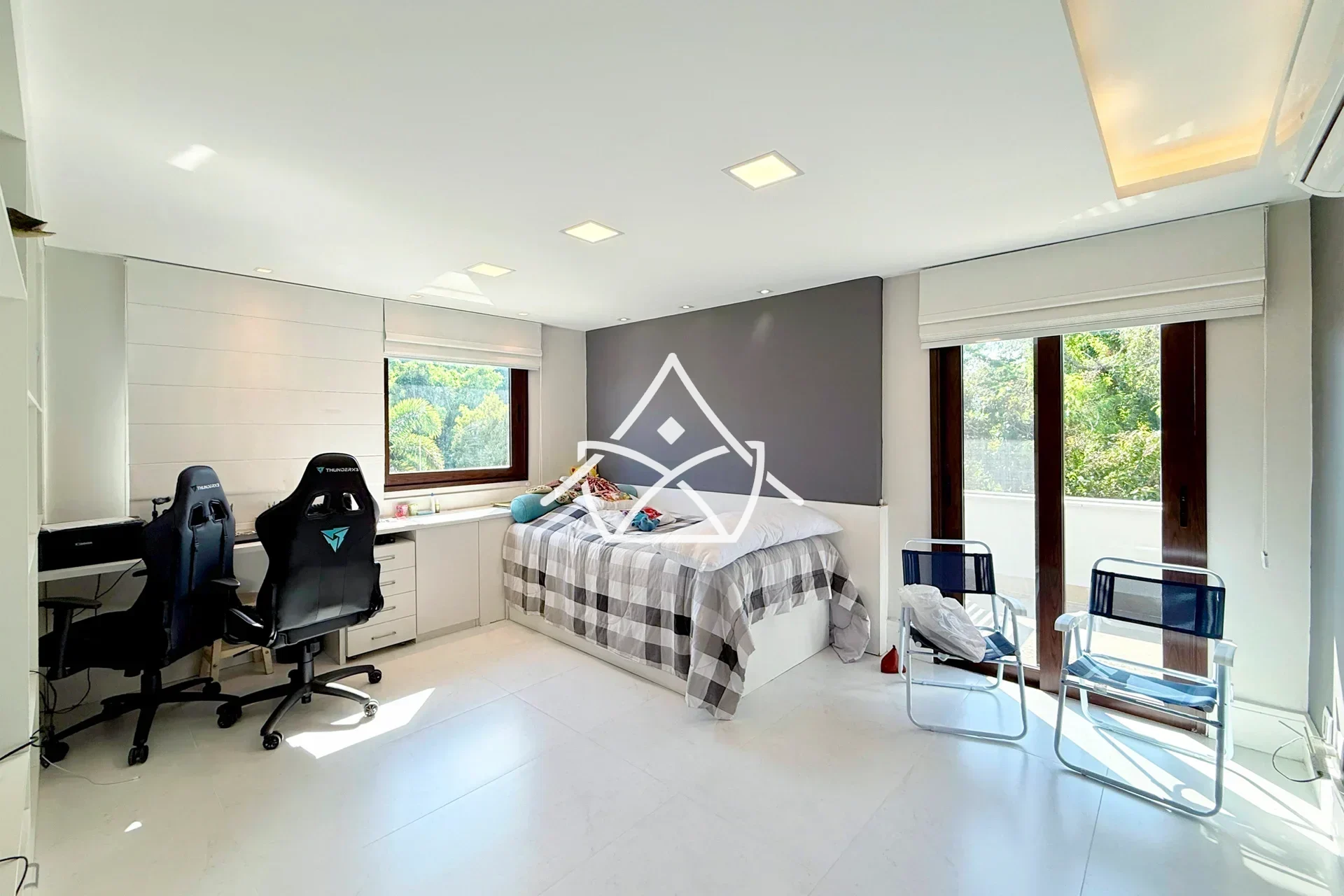 Casa com Terreno de Esquina no Riviera Del Sol