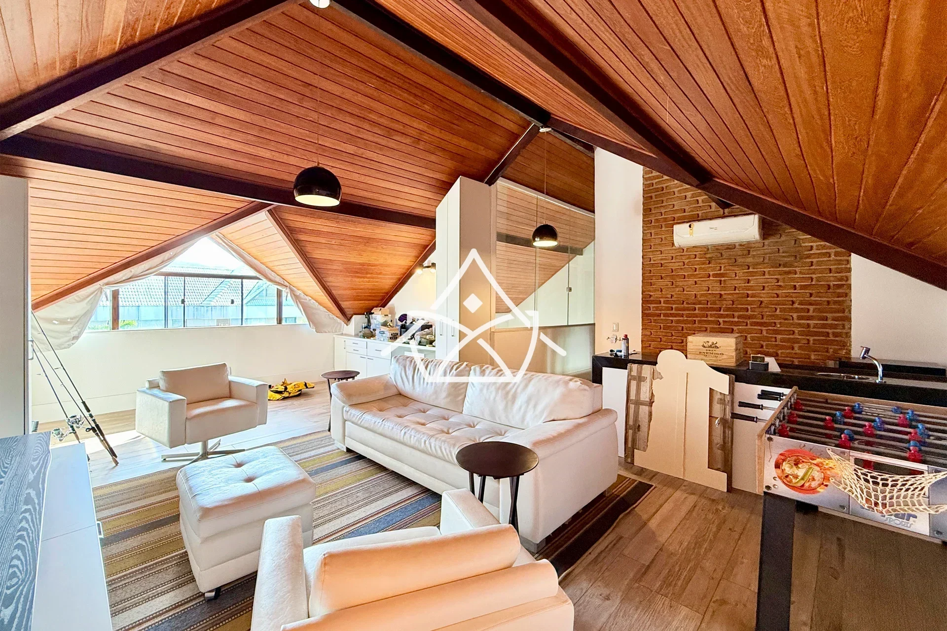 Casa com Terreno de Esquina no Riviera Del Sol