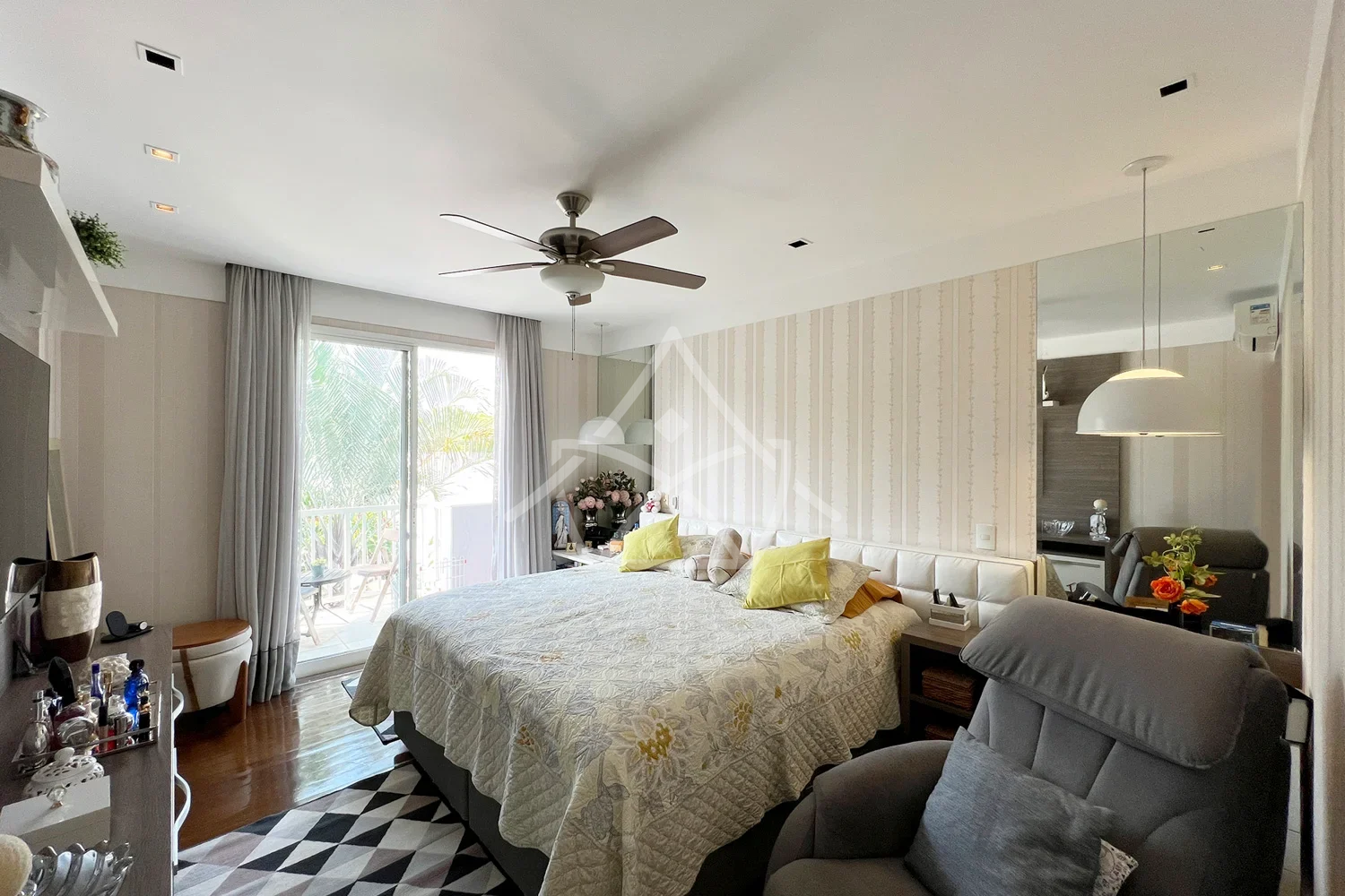 Casa Duplex com Amplo Quintal na Barra da Tijuca