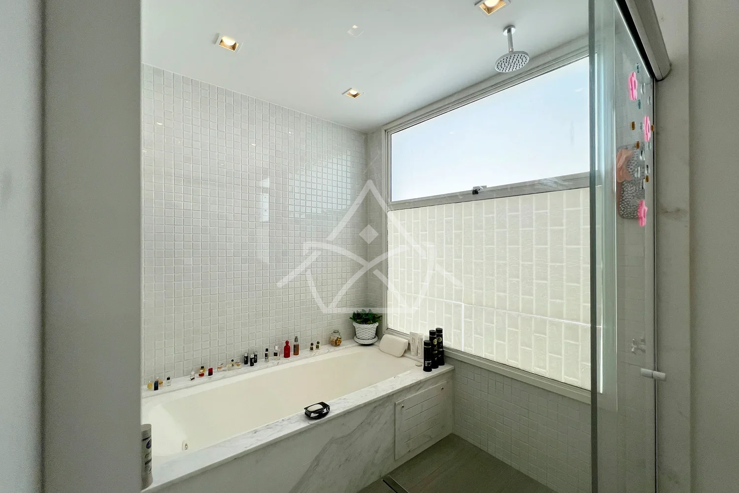 Casa Duplex com Amplo Quintal na Barra da Tijuca