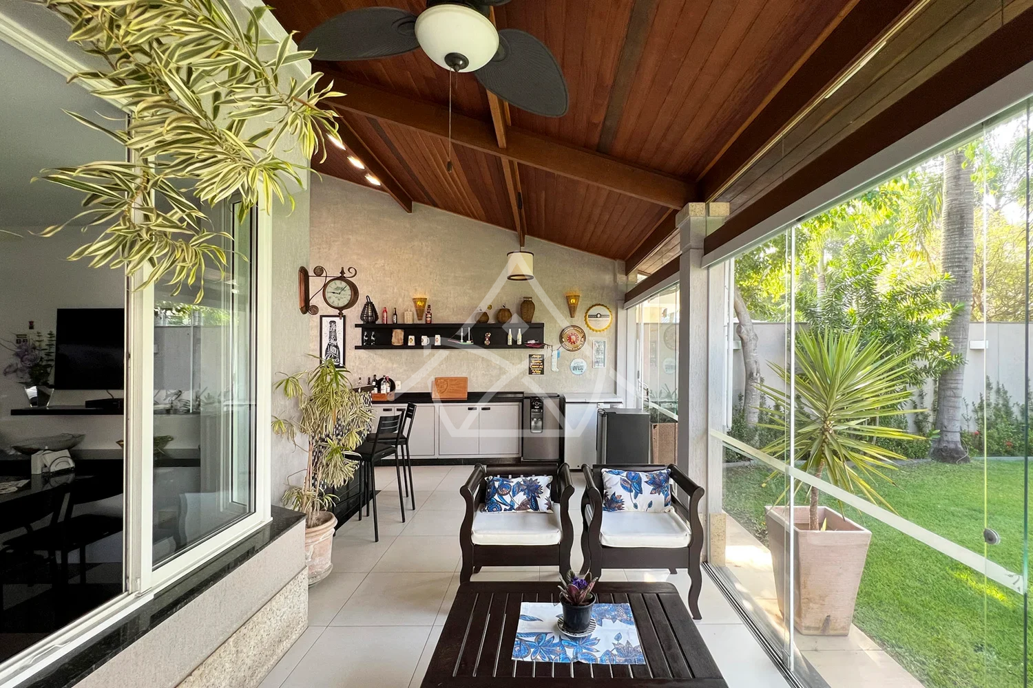 Casa Duplex com Amplo Quintal na Barra da Tijuca
