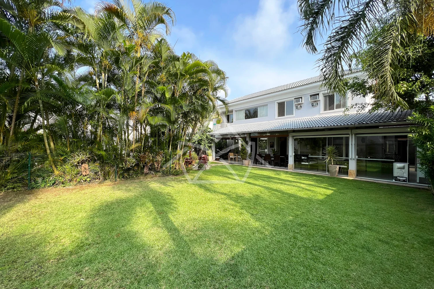 Casa Duplex com Amplo Quintal na Barra da Tijuca