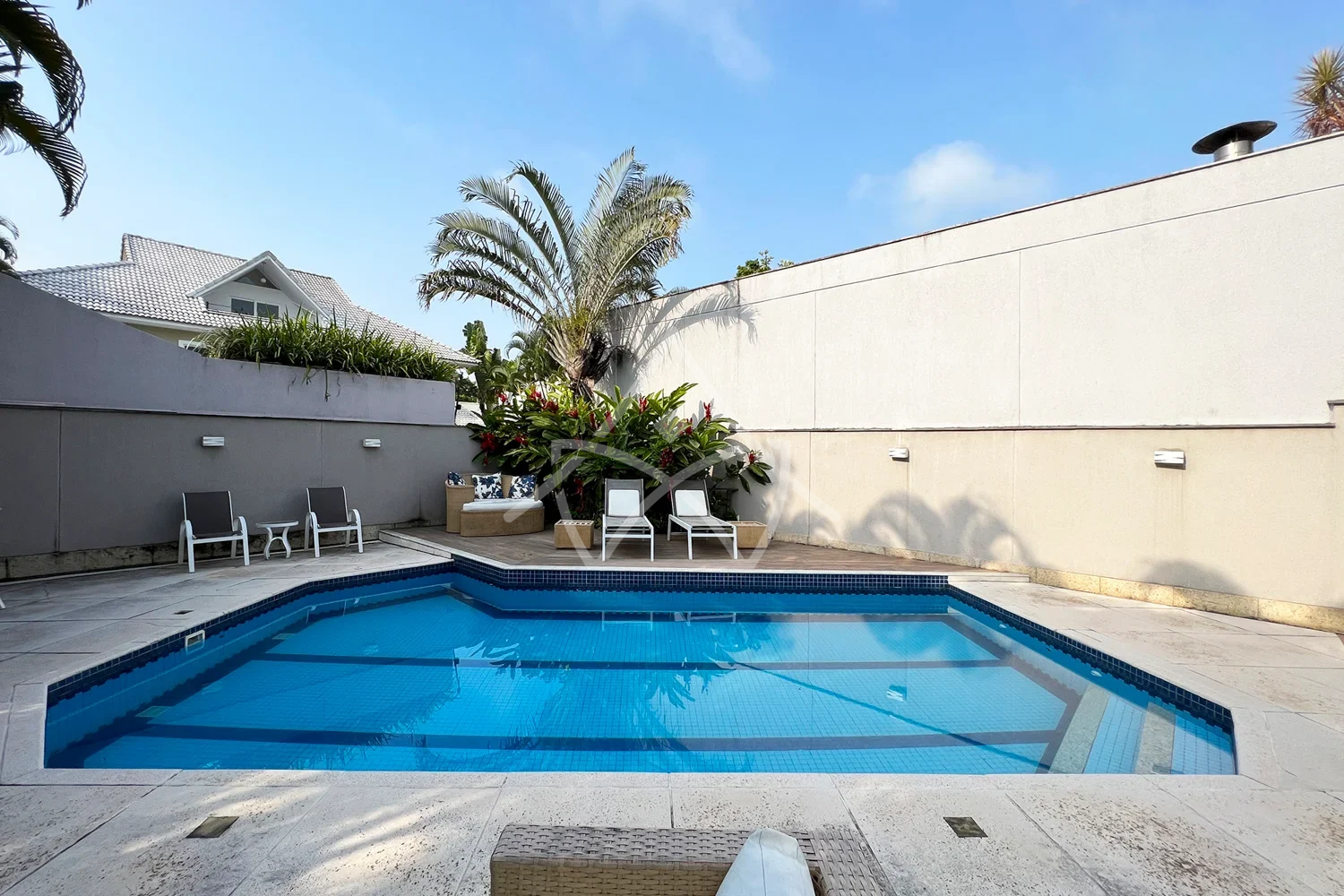 Casa Duplex com Amplo Quintal na Barra da Tijuca