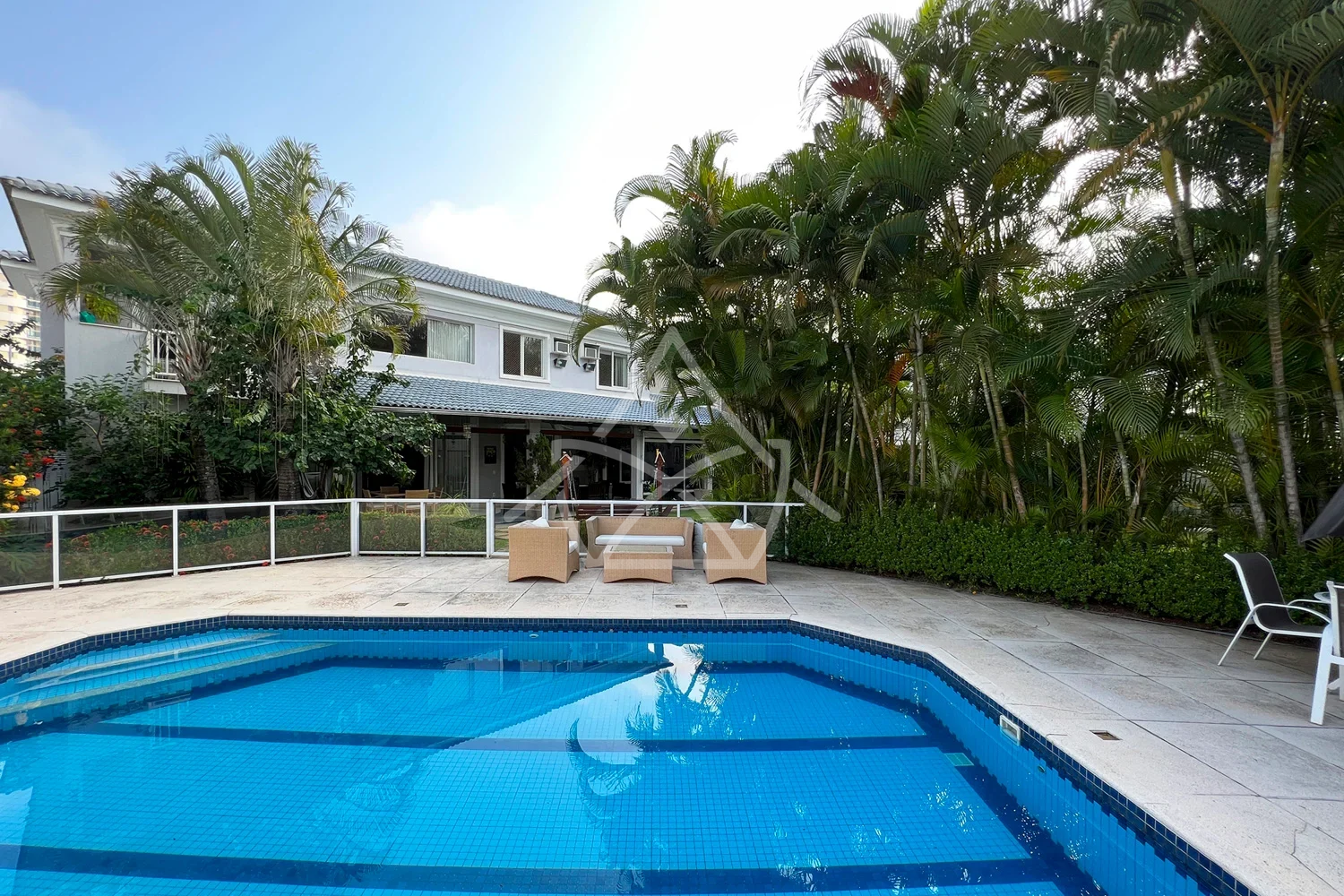 Casa Duplex com Amplo Quintal na Barra da Tijuca
