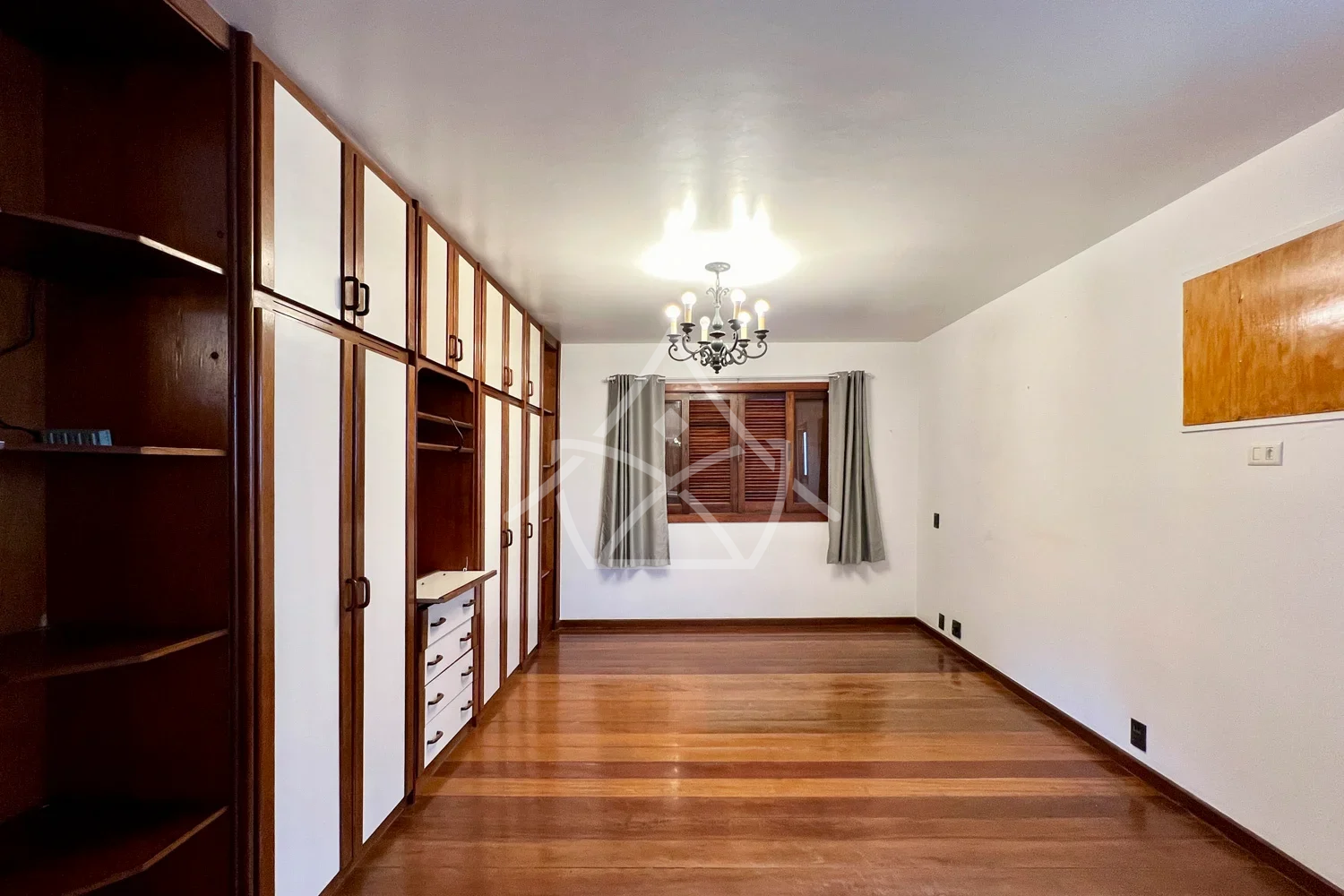 Casa Triplex com 6 Suítes na Barra da Tijuca