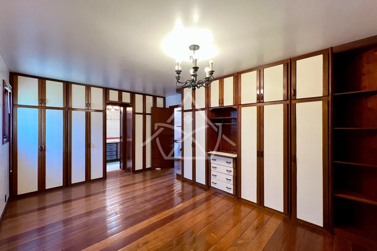 Casa Triplex com 6 Suítes na Barra da Tijuca