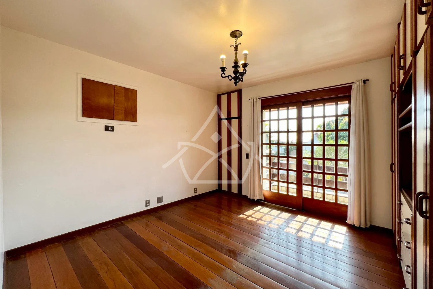 Casa Triplex com 6 Suítes na Barra da Tijuca
