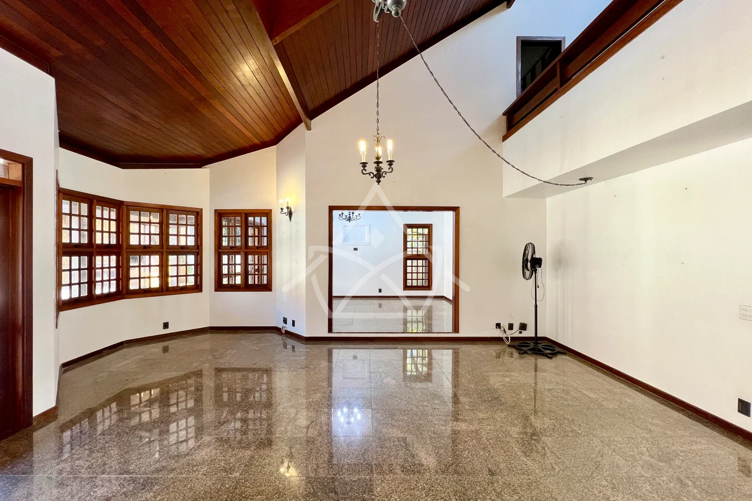 Casa Triplex com 6 Suítes na Barra da Tijuca