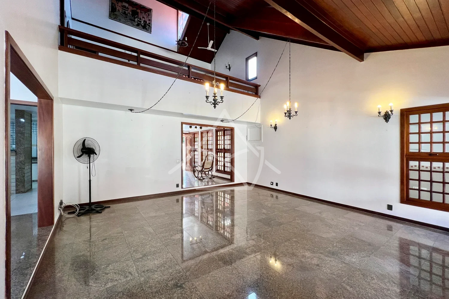 Casa Triplex com 6 Suítes na Barra da Tijuca