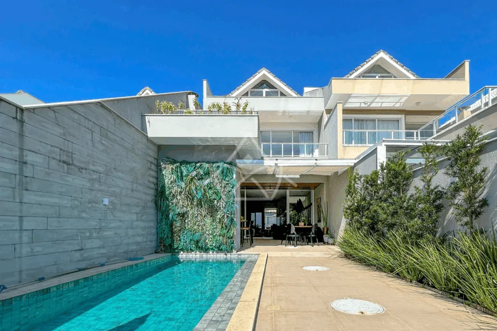 Casa Triplex á Venda na Barra da Tijuca