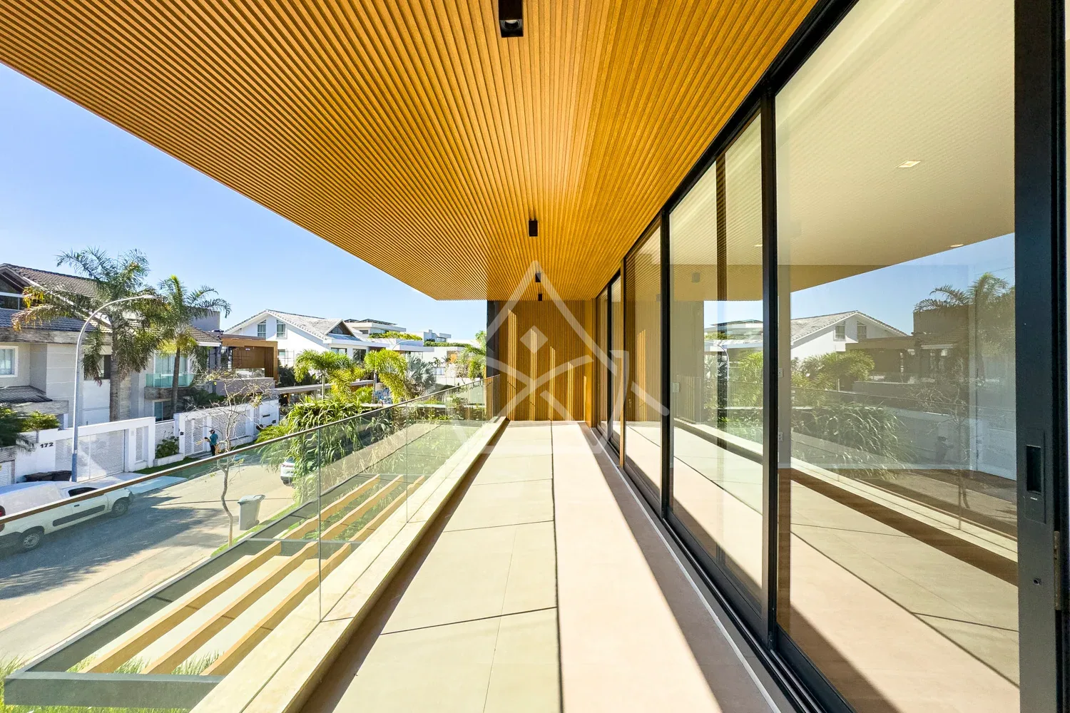 Casa de 3 Andares com Elevador na Barra da Tijuca