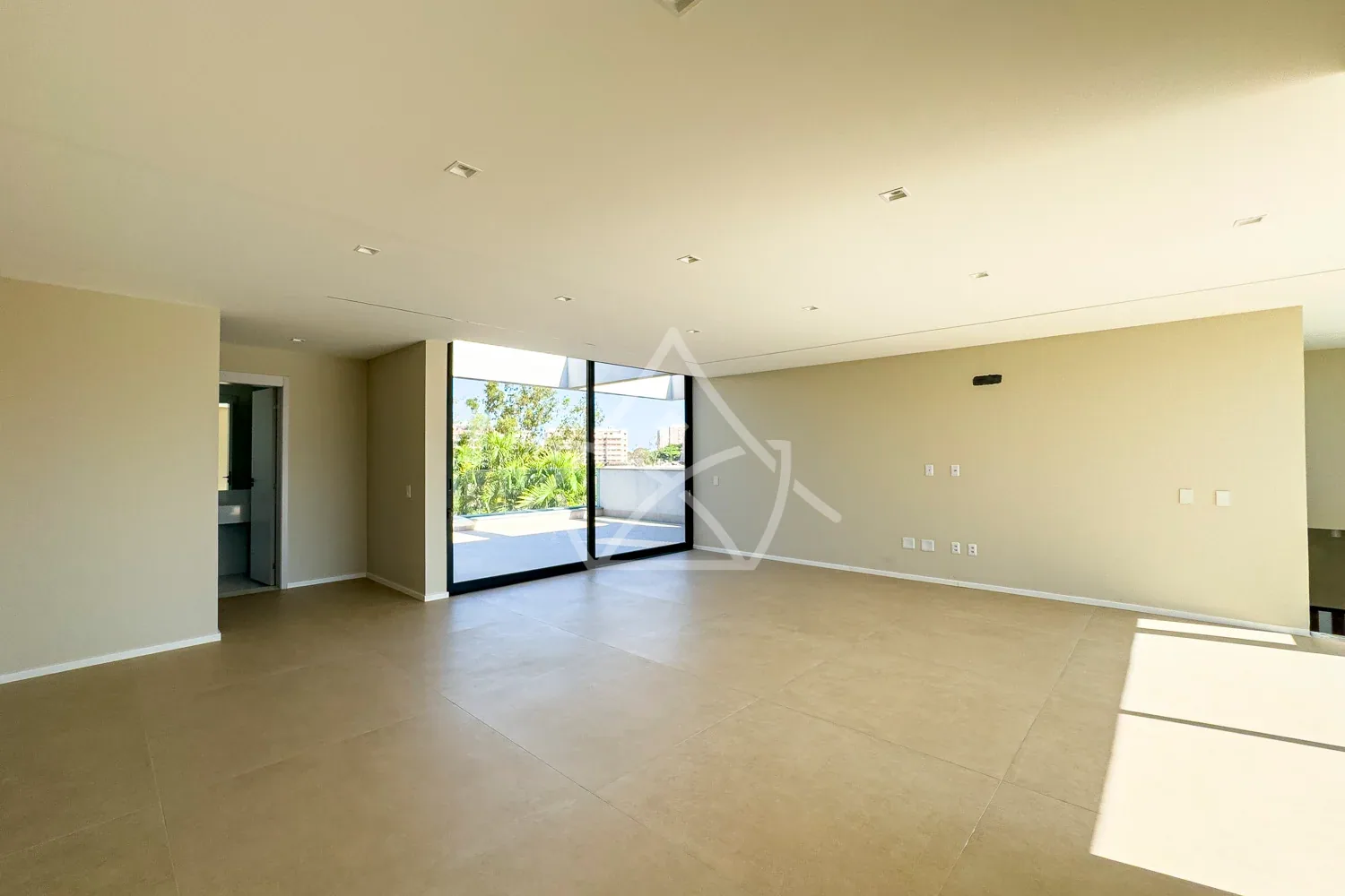 Casa de 3 Andares com Elevador na Barra da Tijuca