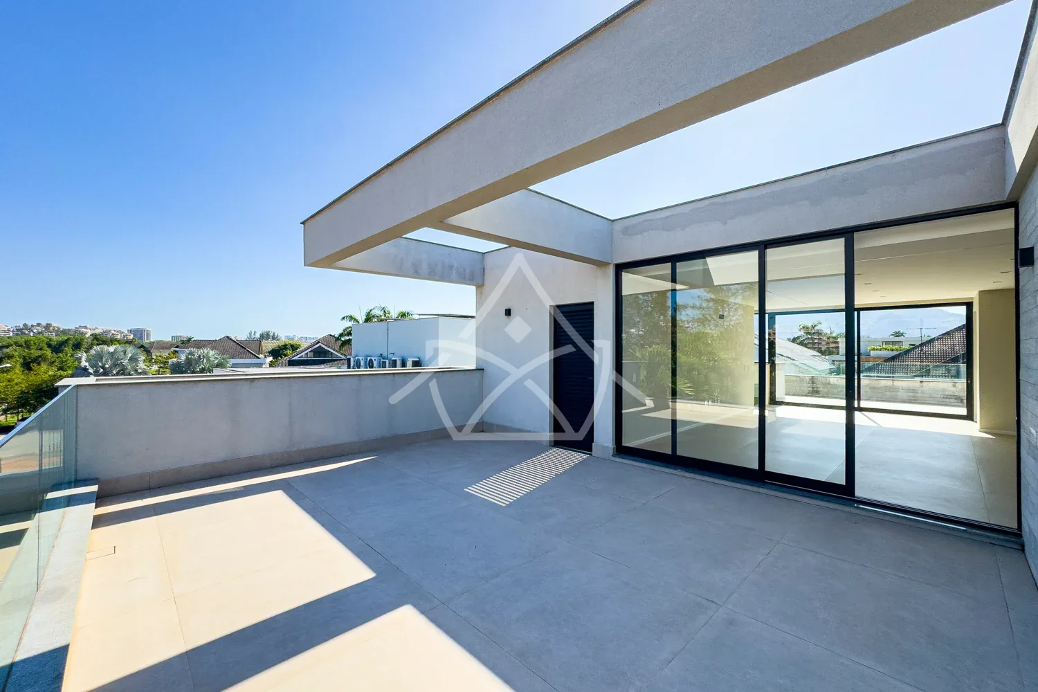 Casa de 3 Andares com Elevador na Barra da Tijuca