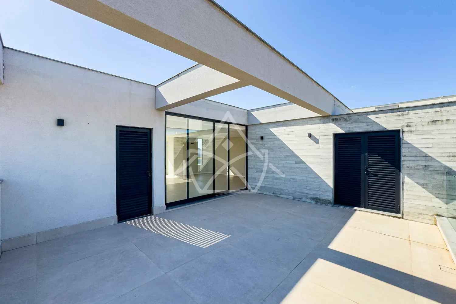 Casa de 3 Andares com Elevador na Barra da Tijuca