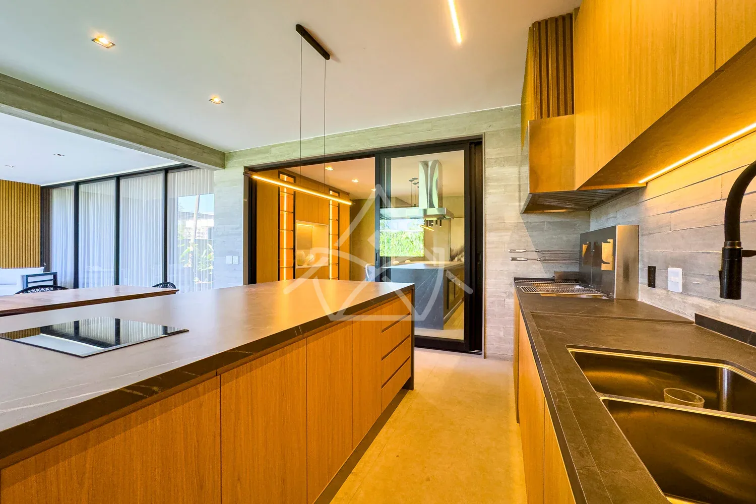 Casa de 3 Andares com Elevador na Barra da Tijuca