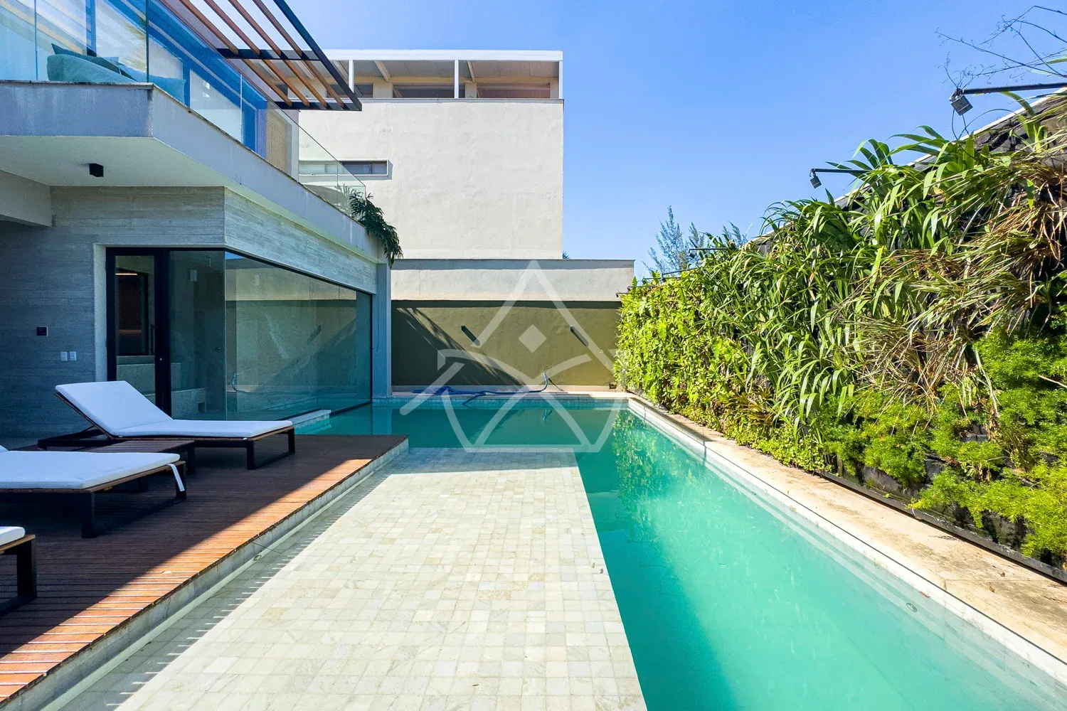 Casa de 3 Andares com Elevador na Barra da Tijuca