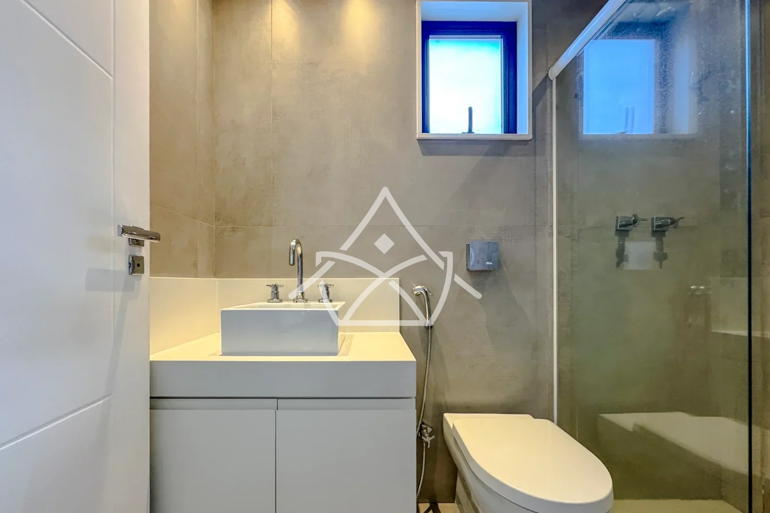 Casa com Suíte Térrea e Sótão na Barra da Tijuca