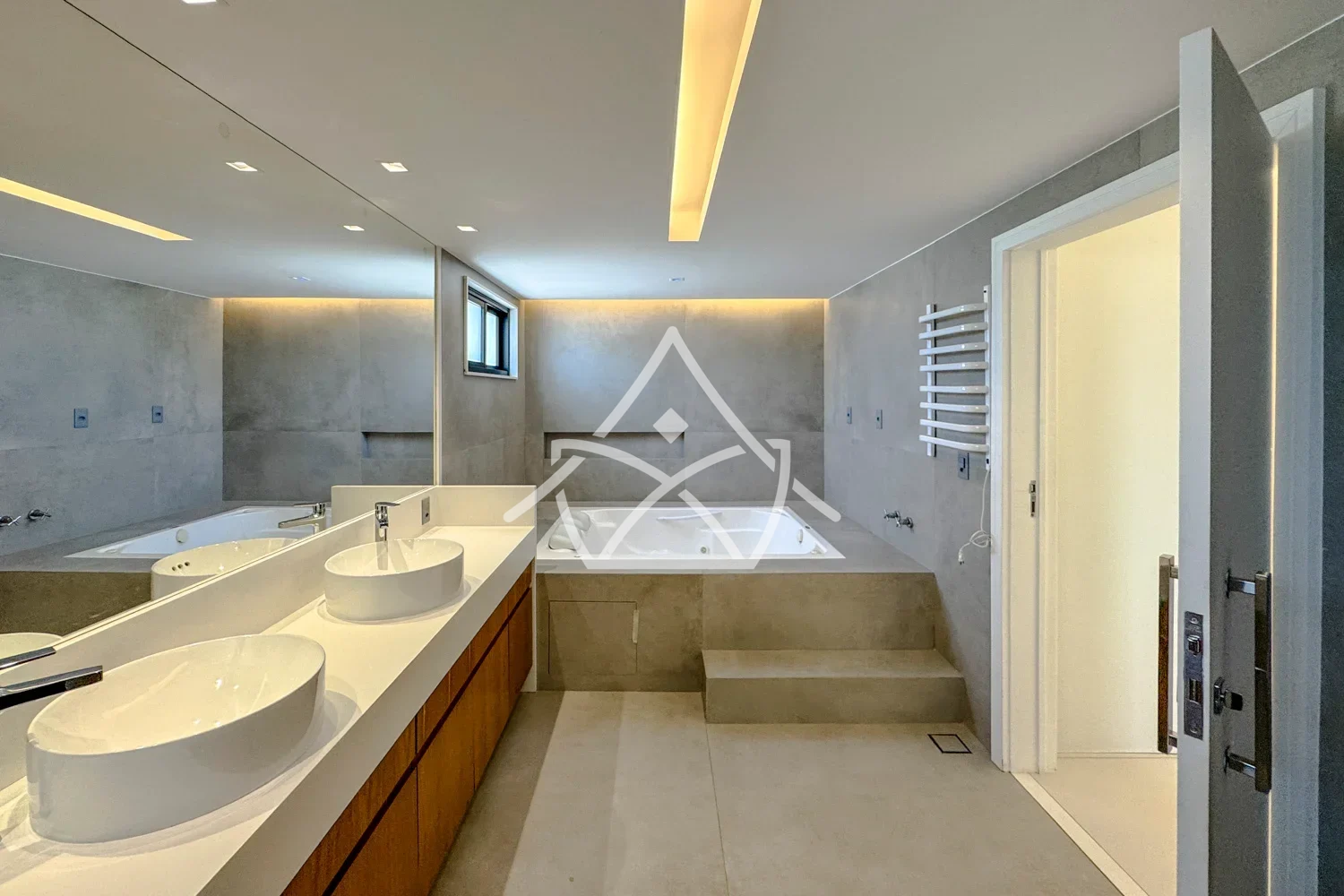 Casa com Suíte Térrea e Sótão na Barra da Tijuca