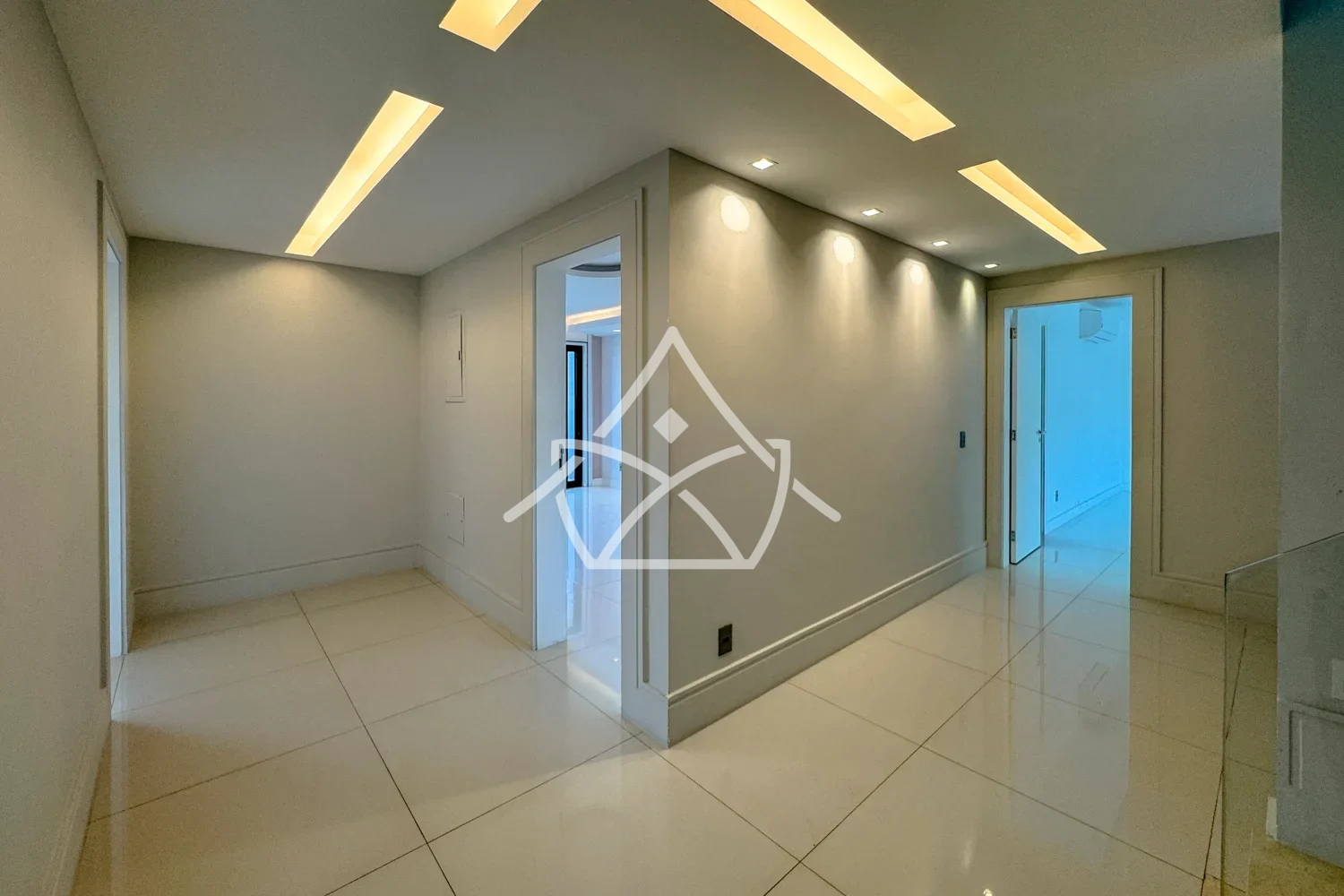 Casa com Suíte Térrea e Sótão na Barra da Tijuca