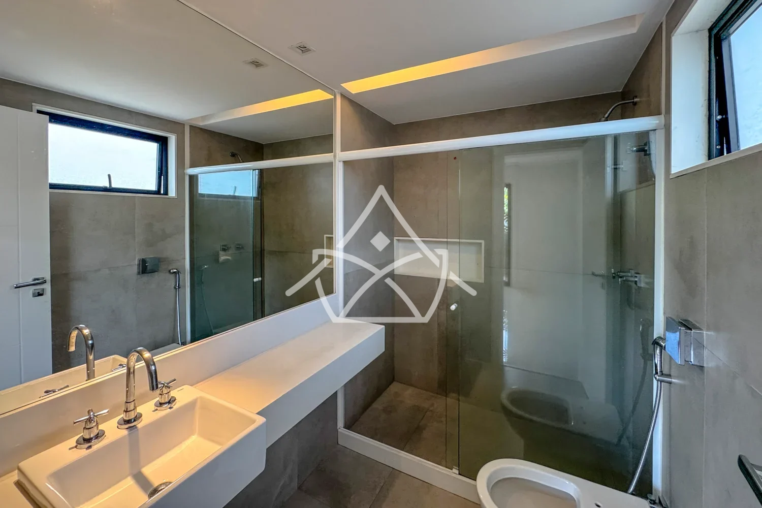 Casa com Suíte Térrea e Sótão na Barra da Tijuca