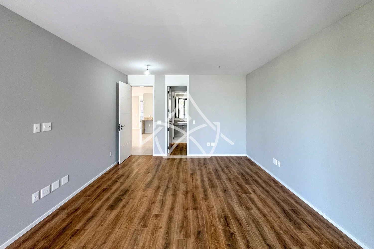 Casa com Elevador e 5 Suítes na Barra da Tijuca