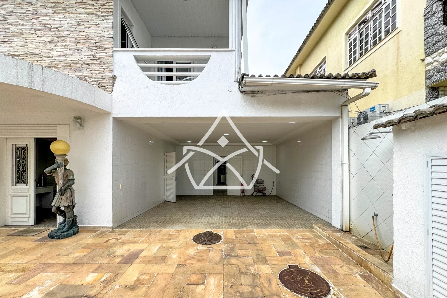 Casa Triplex na Barra da Tijuca no Blue Houses