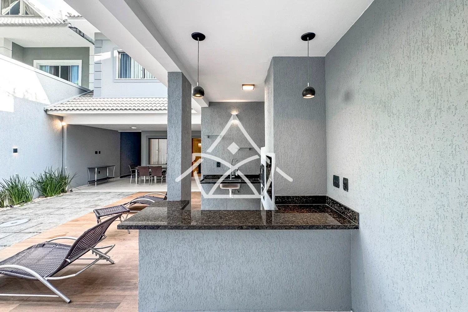 Casa Triplex à Venda Porteira Fechada na Barra da Tijuca