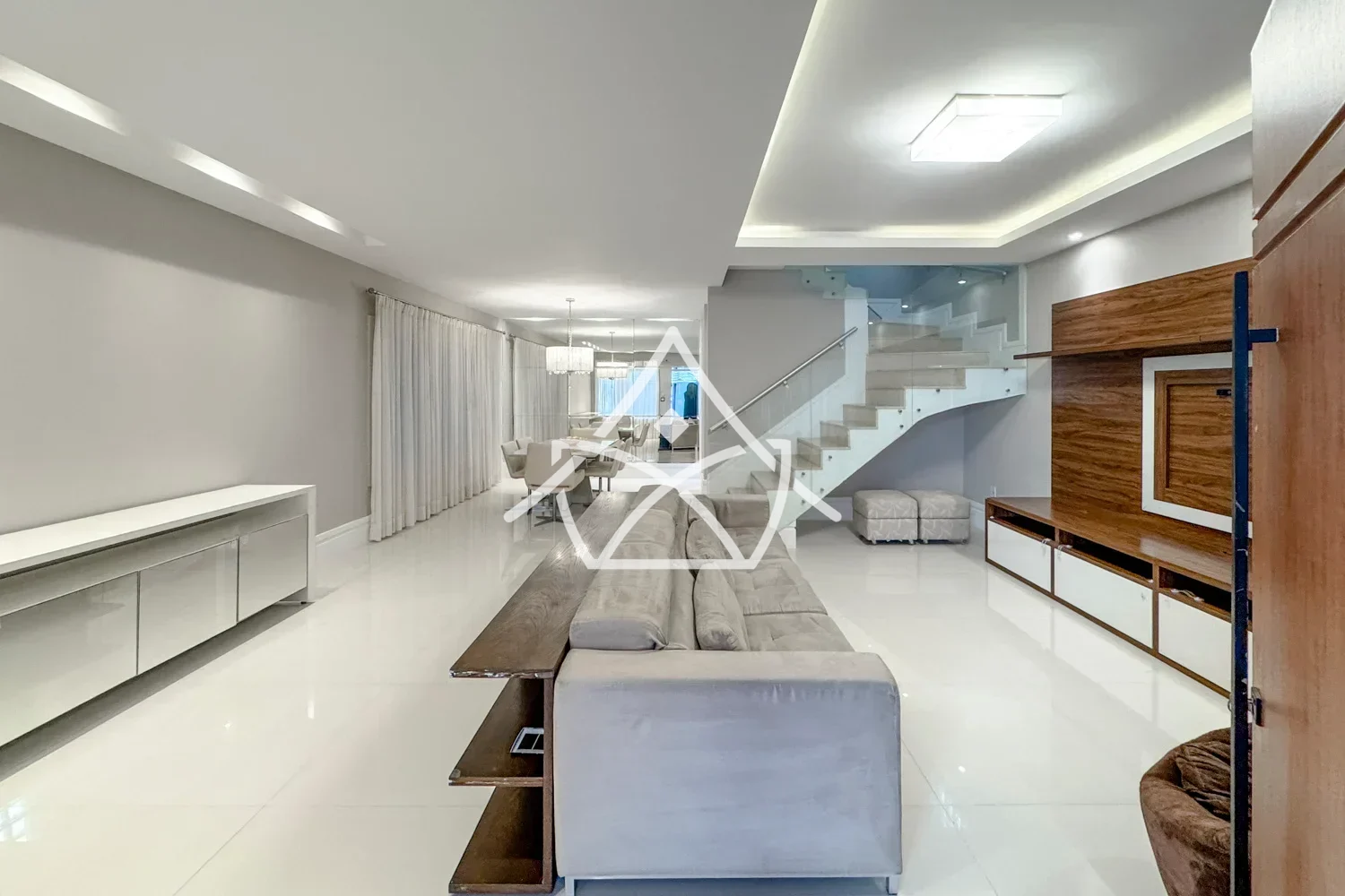 Casa Triplex à Venda Porteira Fechada na Barra da Tijuca