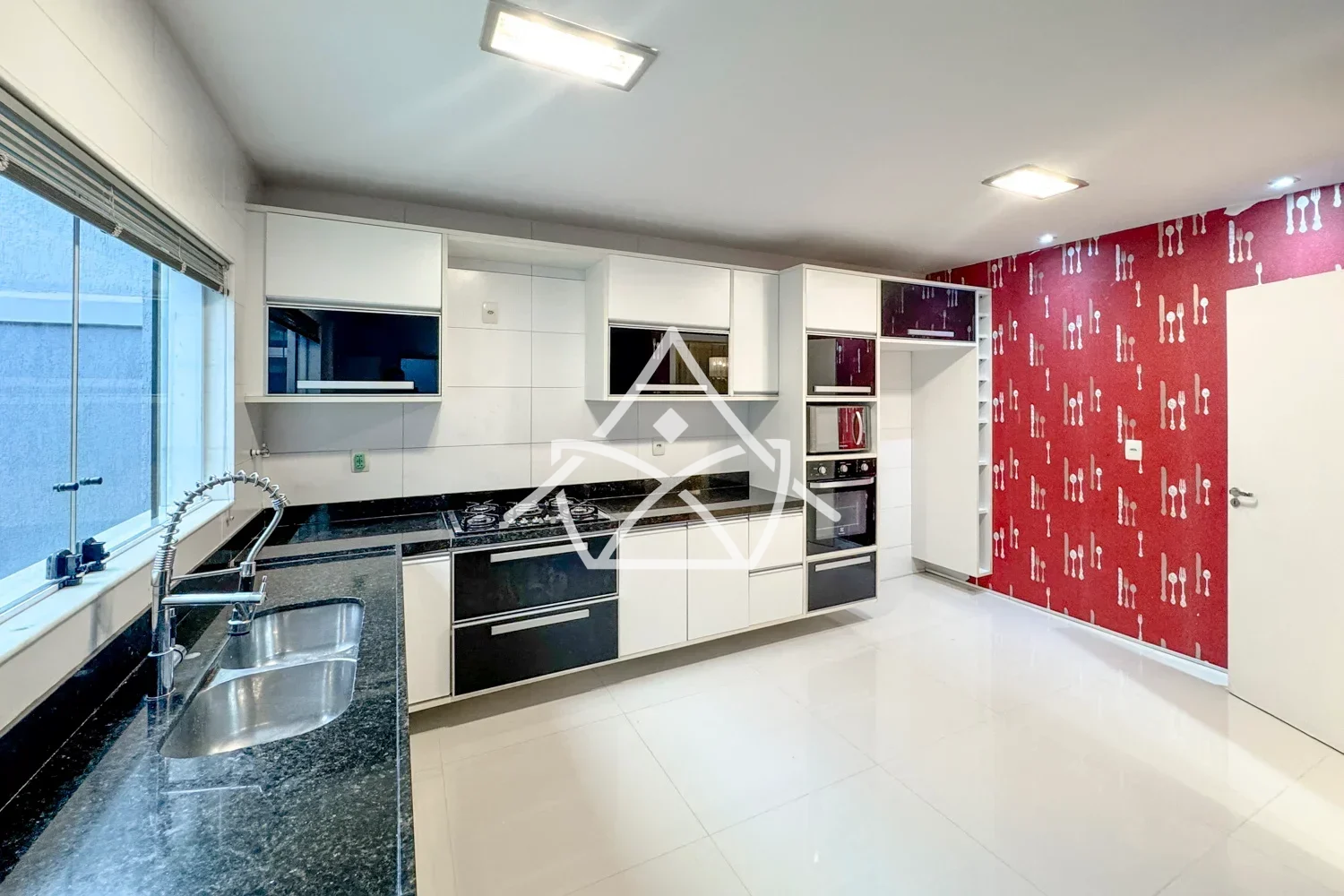 Casa Triplex à Venda Porteira Fechada na Barra da Tijuca
