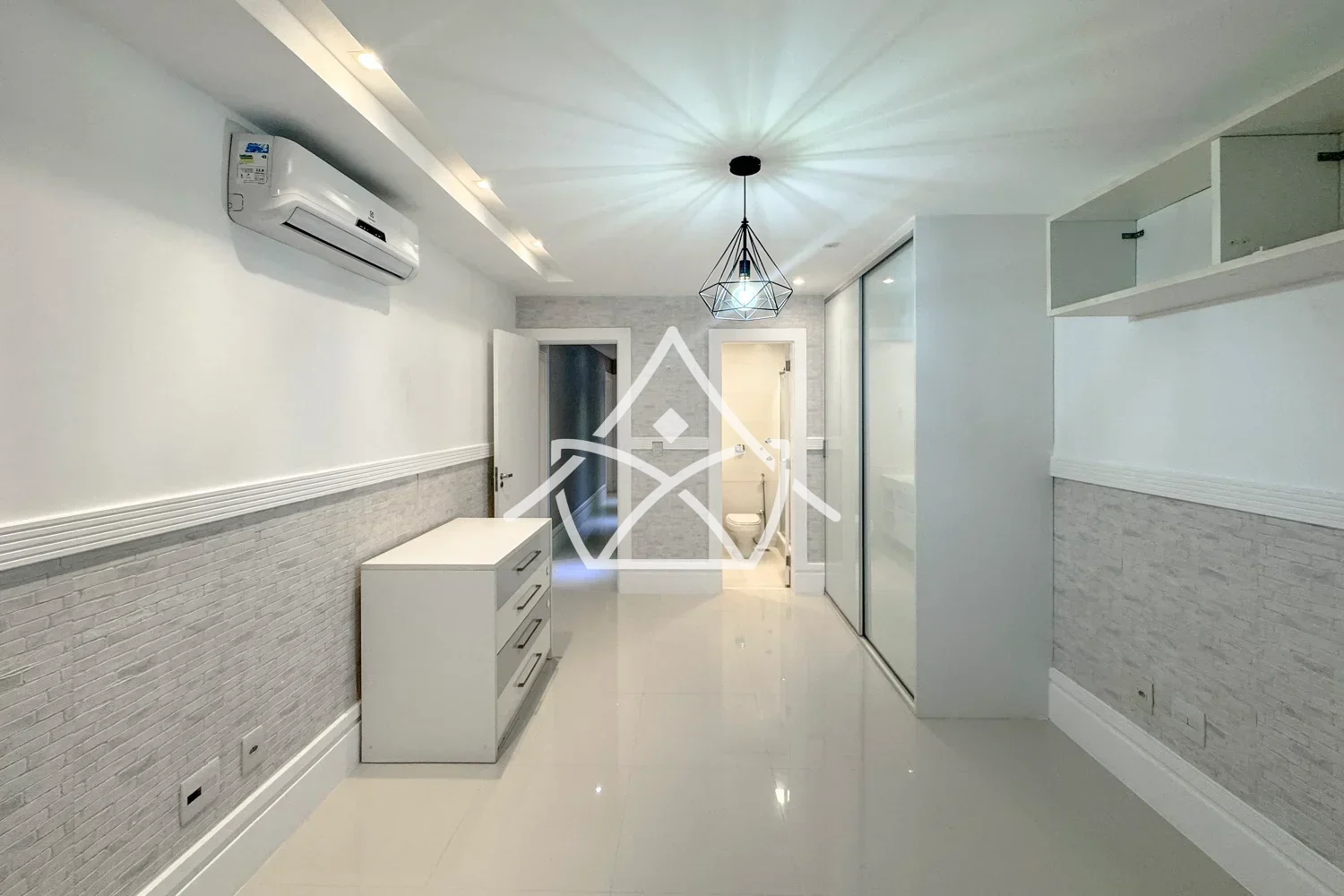 Casa Triplex à Venda Porteira Fechada na Barra da Tijuca