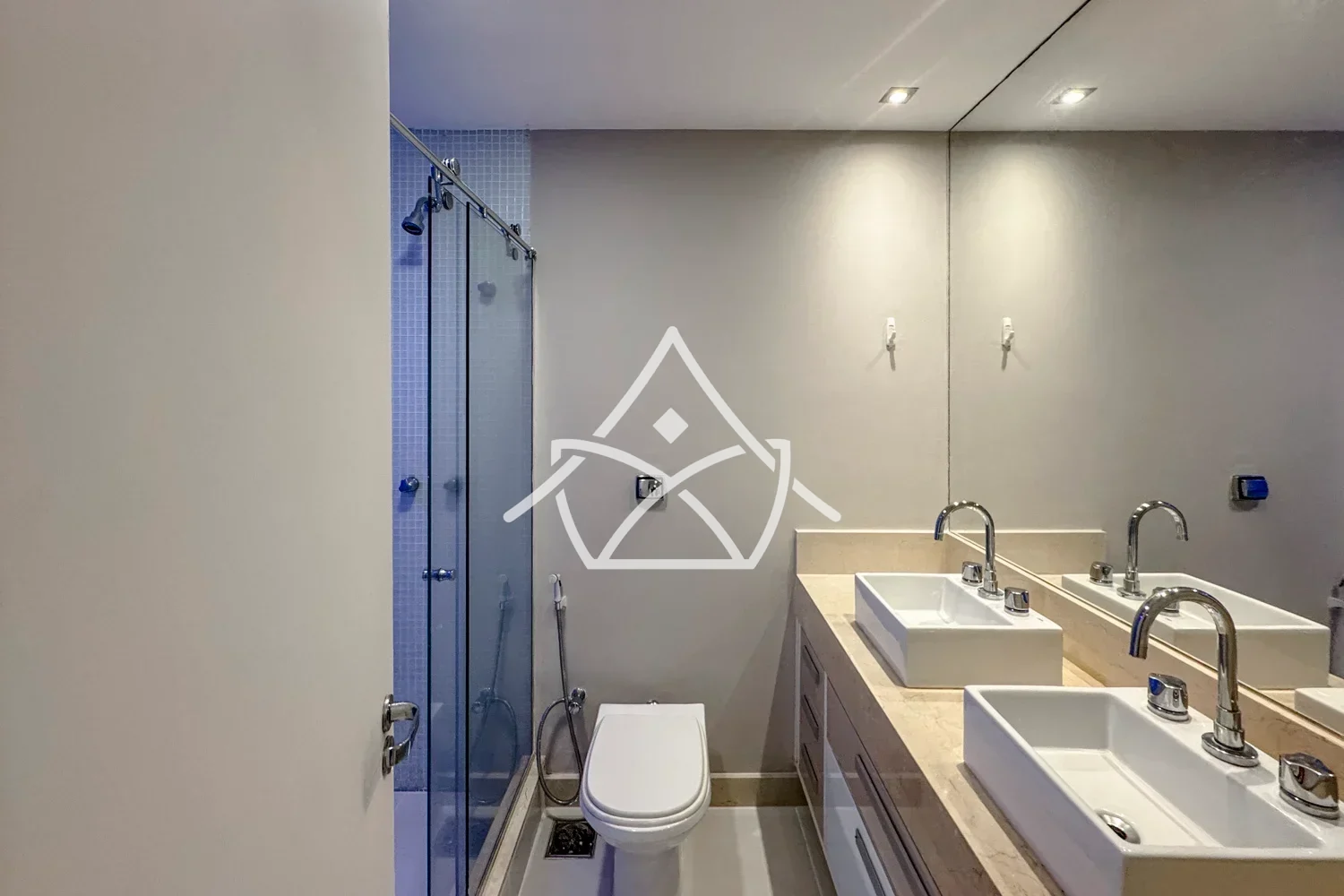 Casa Triplex à Venda Porteira Fechada na Barra da Tijuca