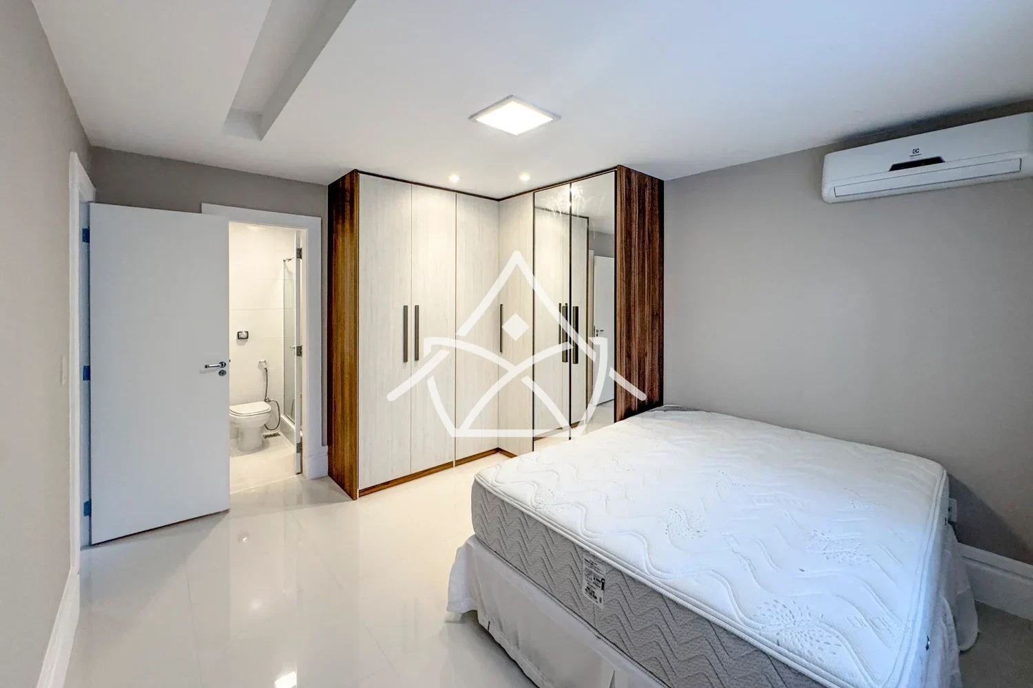Casa Triplex à Venda Porteira Fechada na Barra da Tijuca