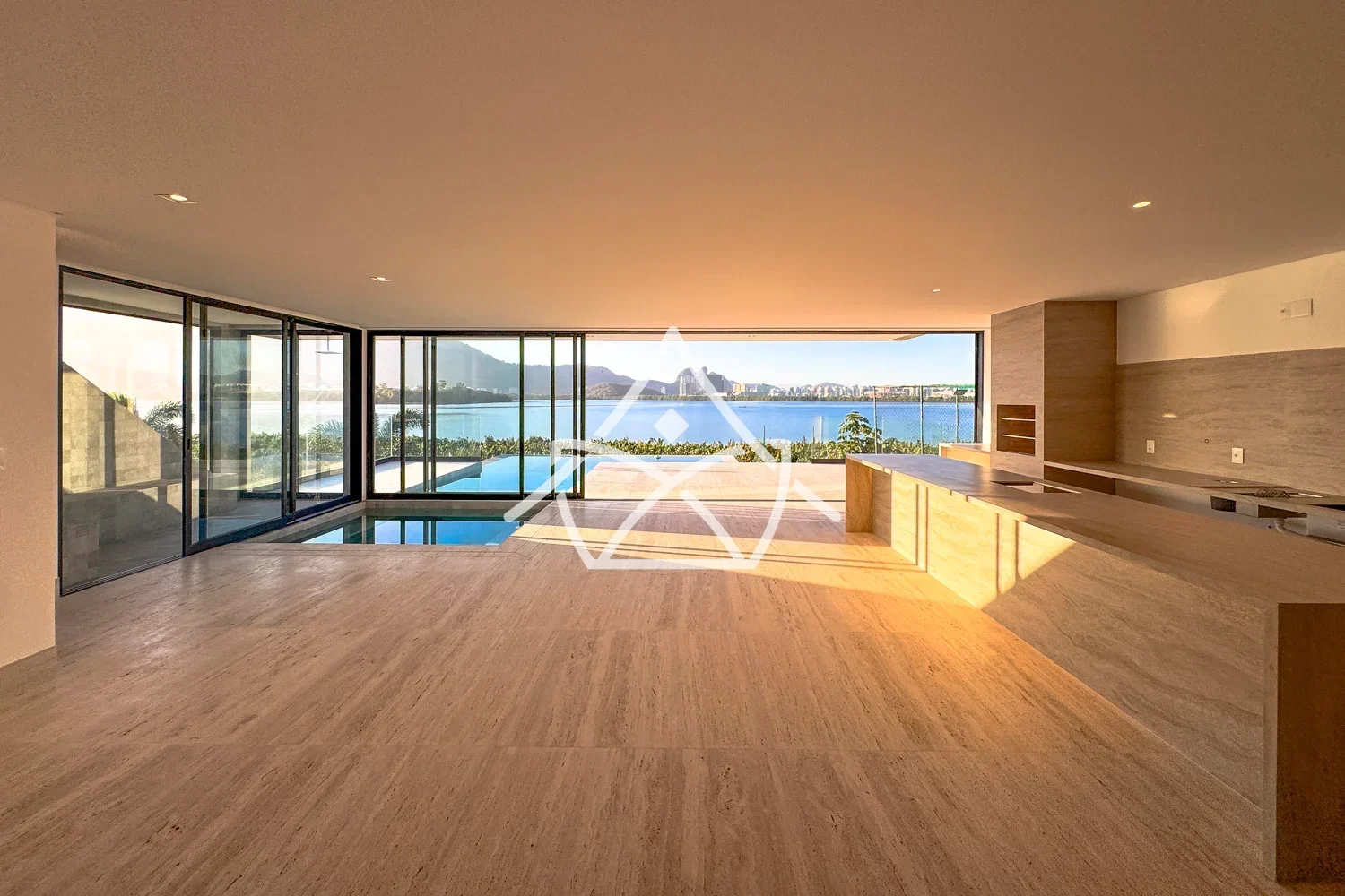 Casa com Elevador e Vista Lagoa no Barra da Tijuca