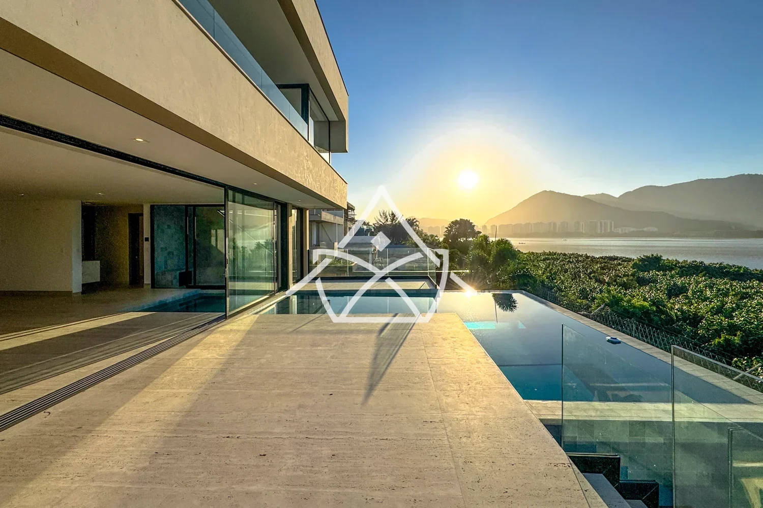 Casa com Elevador e Vista Lagoa no Barra da Tijuca