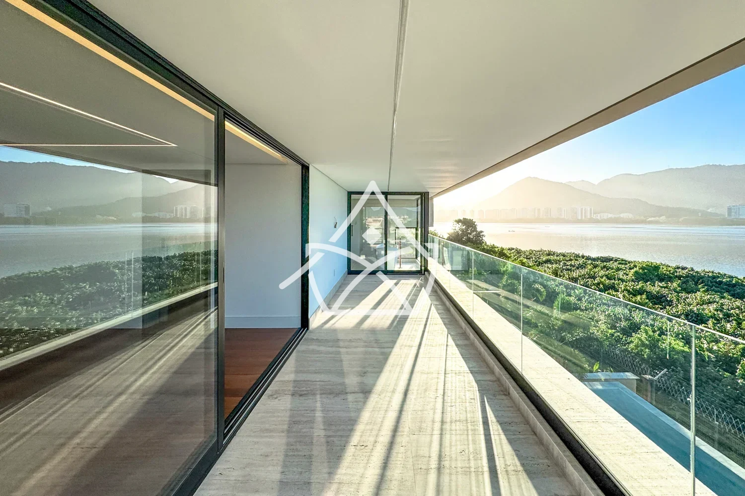 Casa com Elevador e Vista Lagoa no Barra da Tijuca