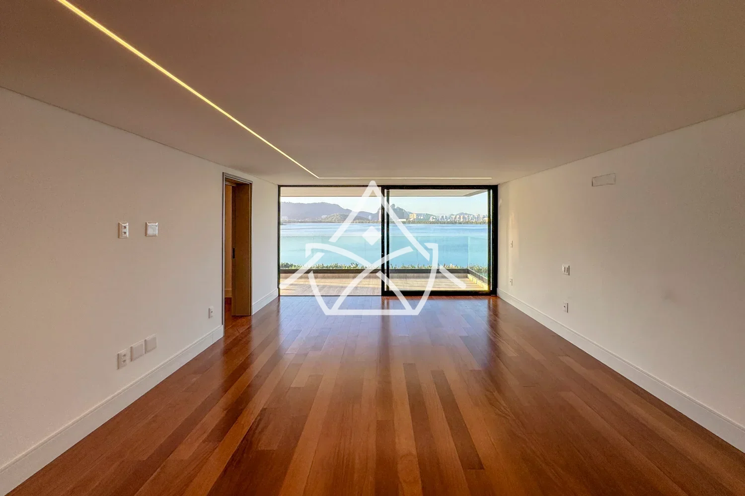 Casa com Elevador e Vista Lagoa no Barra da Tijuca