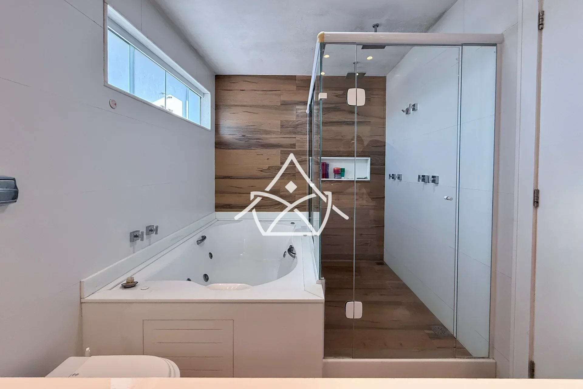 Casa Triplex à Venda no Riviera Del Sol no Recreio dos Bandeirantes.