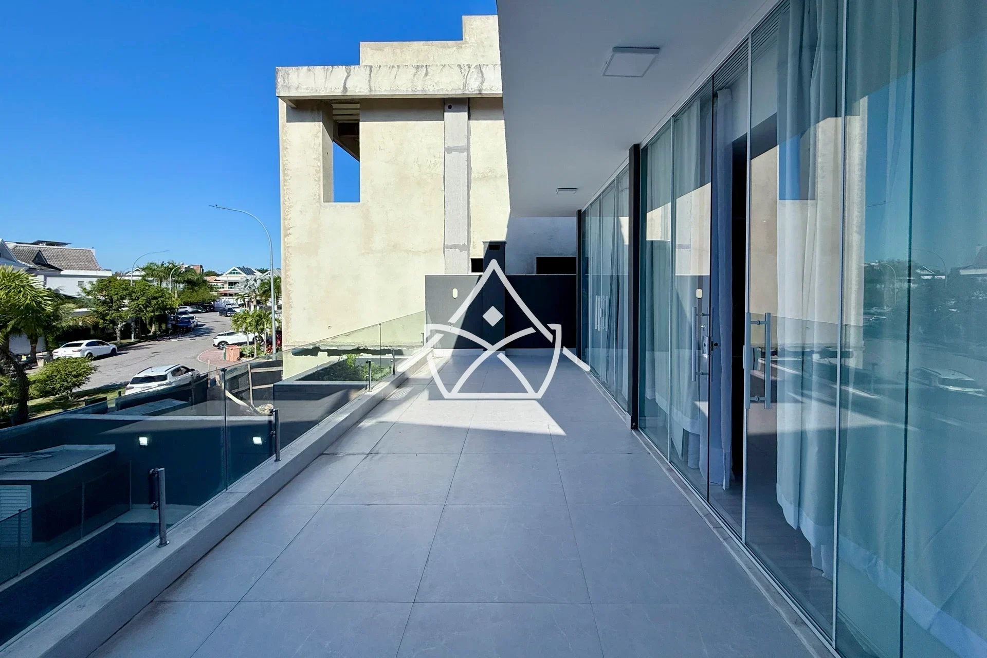 Casa Triplex à Venda no Riviera Del Sol no Recreio dos Bandeirantes.