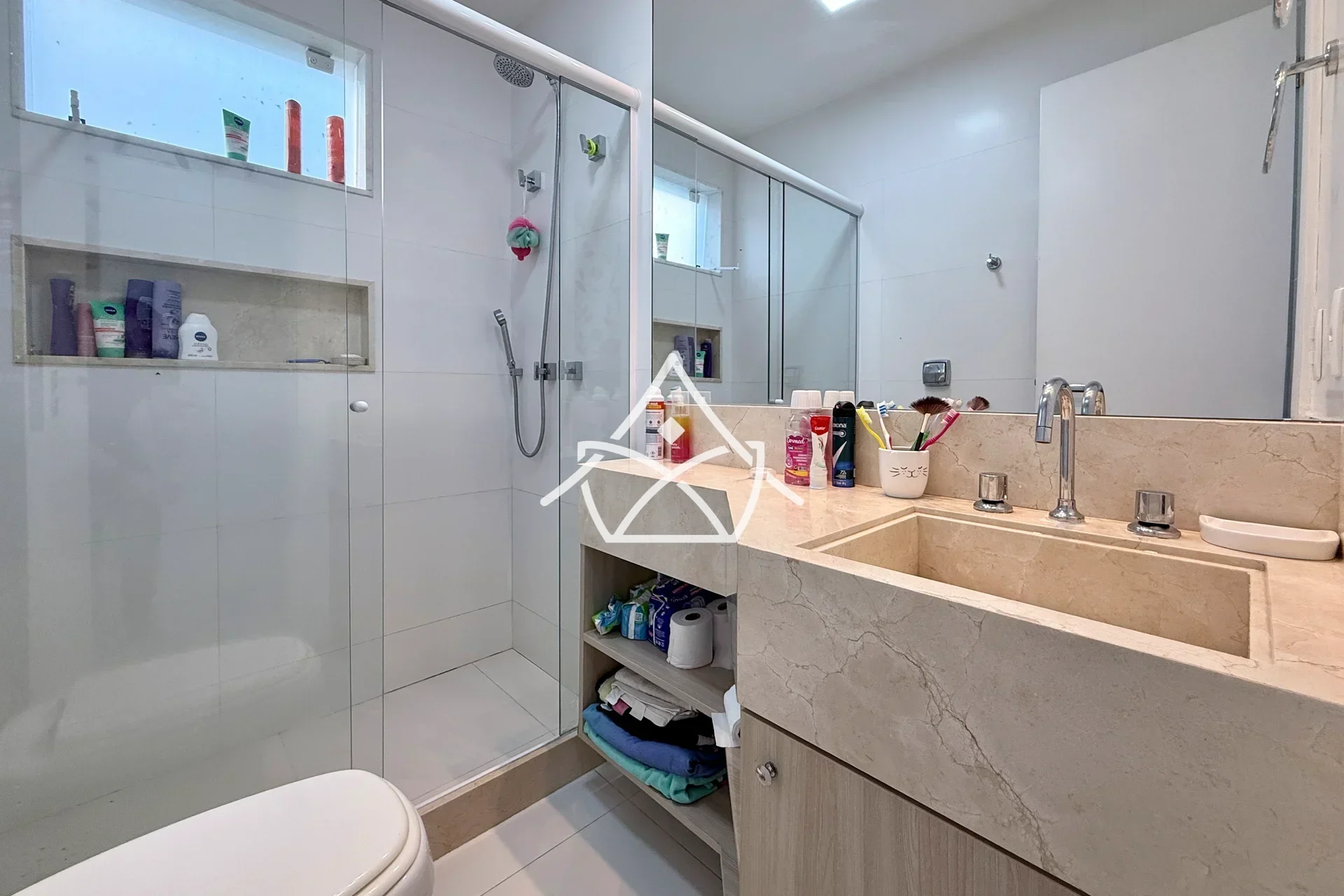 Casa Triplex à Venda no Riviera Del Sol no Recreio dos Bandeirantes.