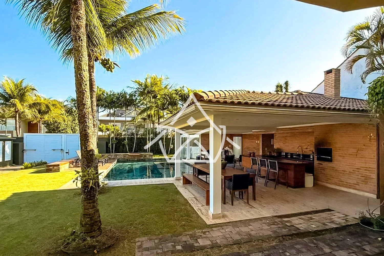 Casa com Sistema de Energia Fotovoltaica na Barra da Tijuca