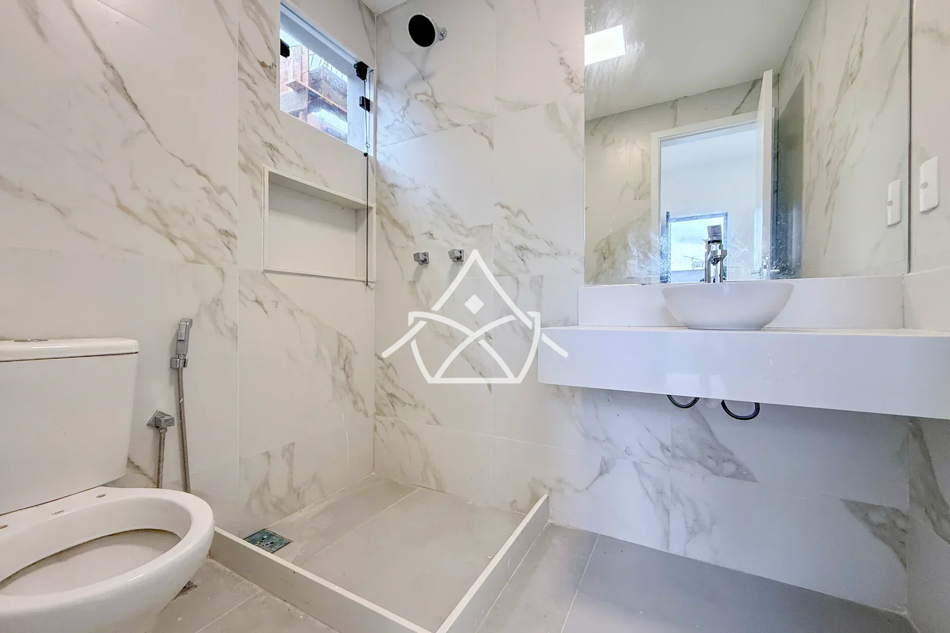 Casa com Amplo Salão no Terceiro Andar no Villa Blanca I