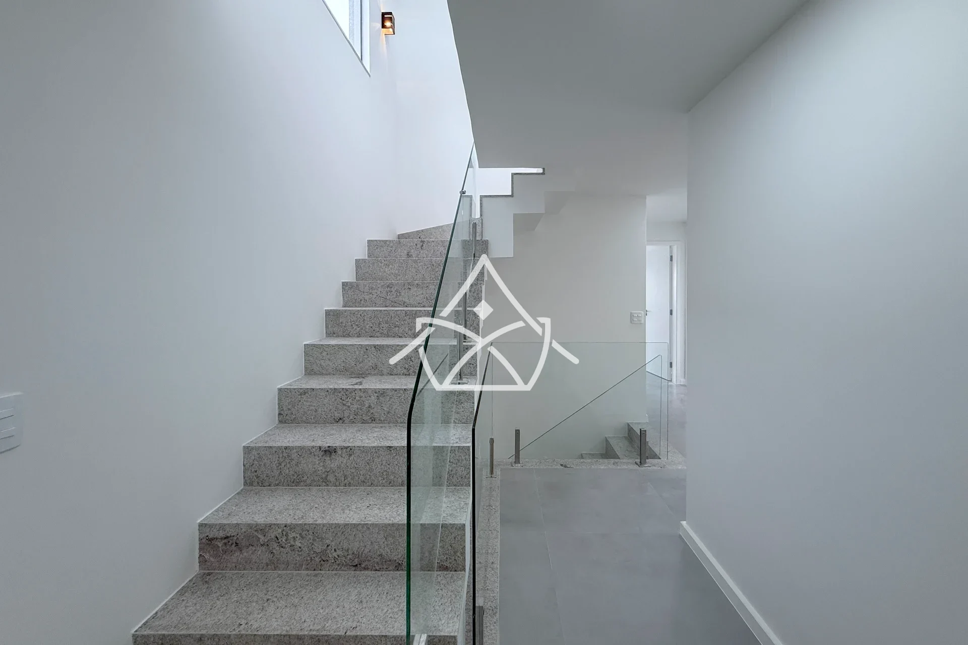 Casa com Amplo Salão no Terceiro Andar no Villa Blanca I