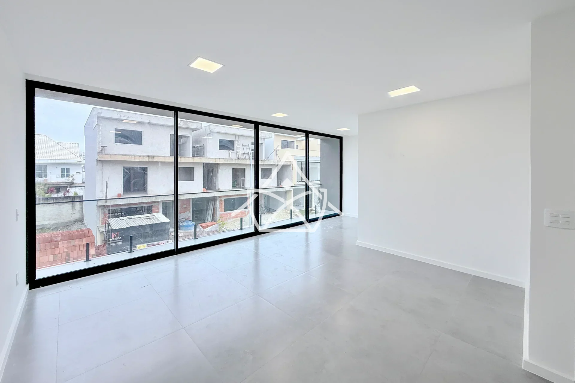 Casa com Amplo Salão no Terceiro Andar no Villa Blanca I