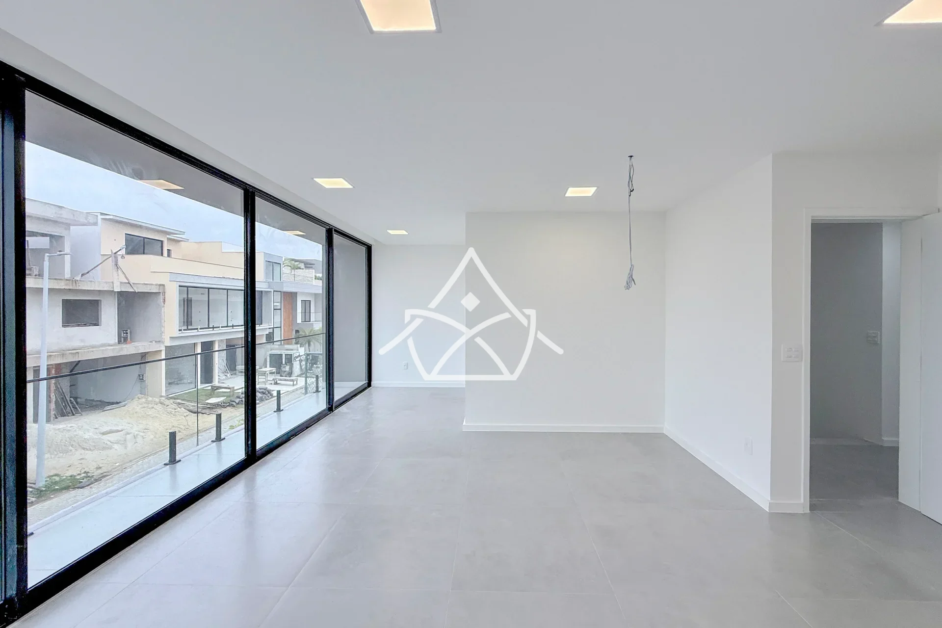 Casa com Amplo Salão no Terceiro Andar no Villa Blanca I