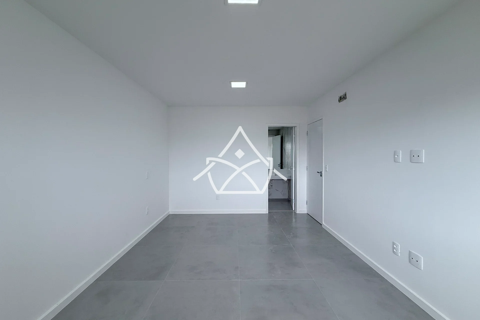 Casa com Amplo Salão no Terceiro Andar no Villa Blanca I