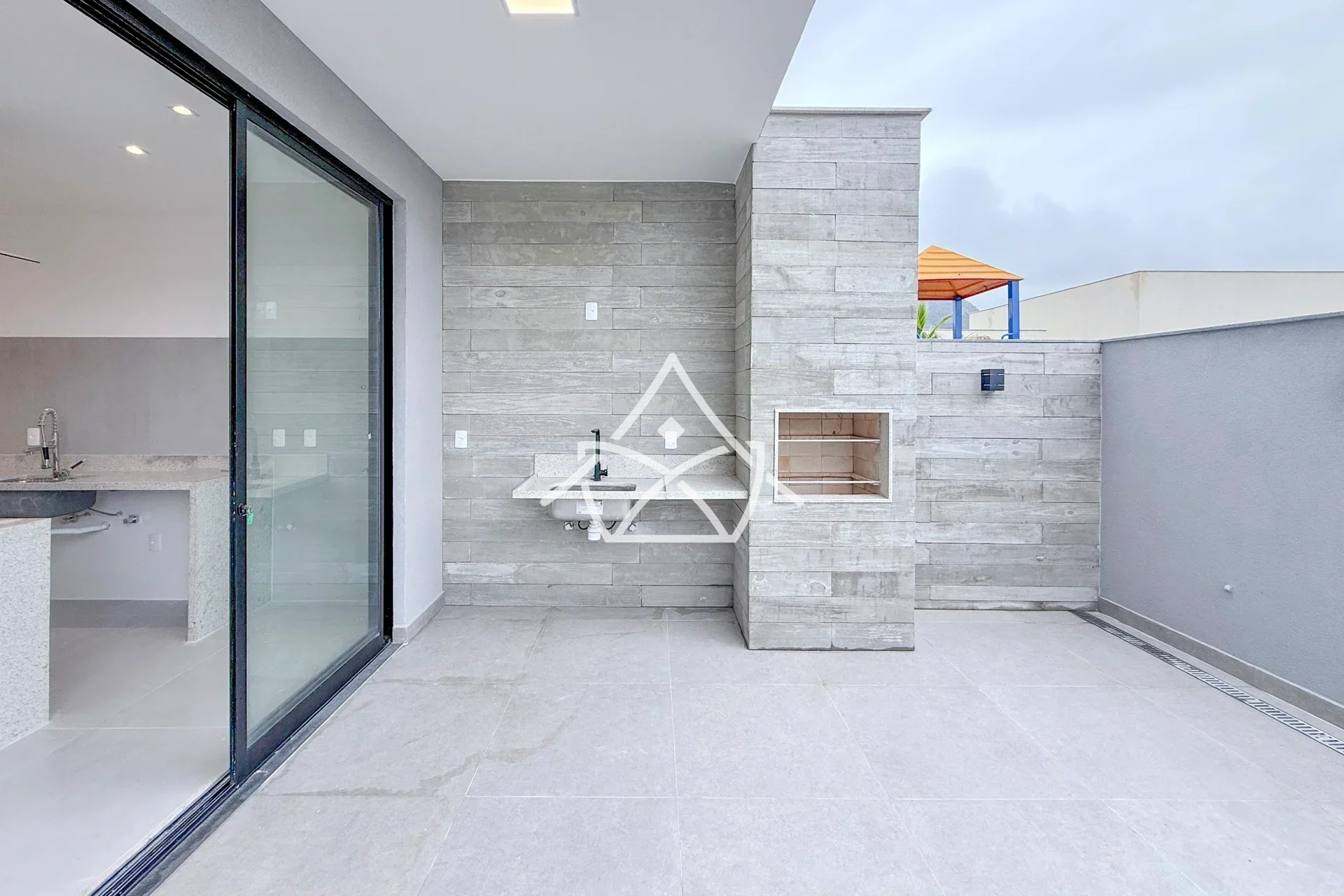 Casa com Amplo Salão no Terceiro Andar no Villa Blanca I