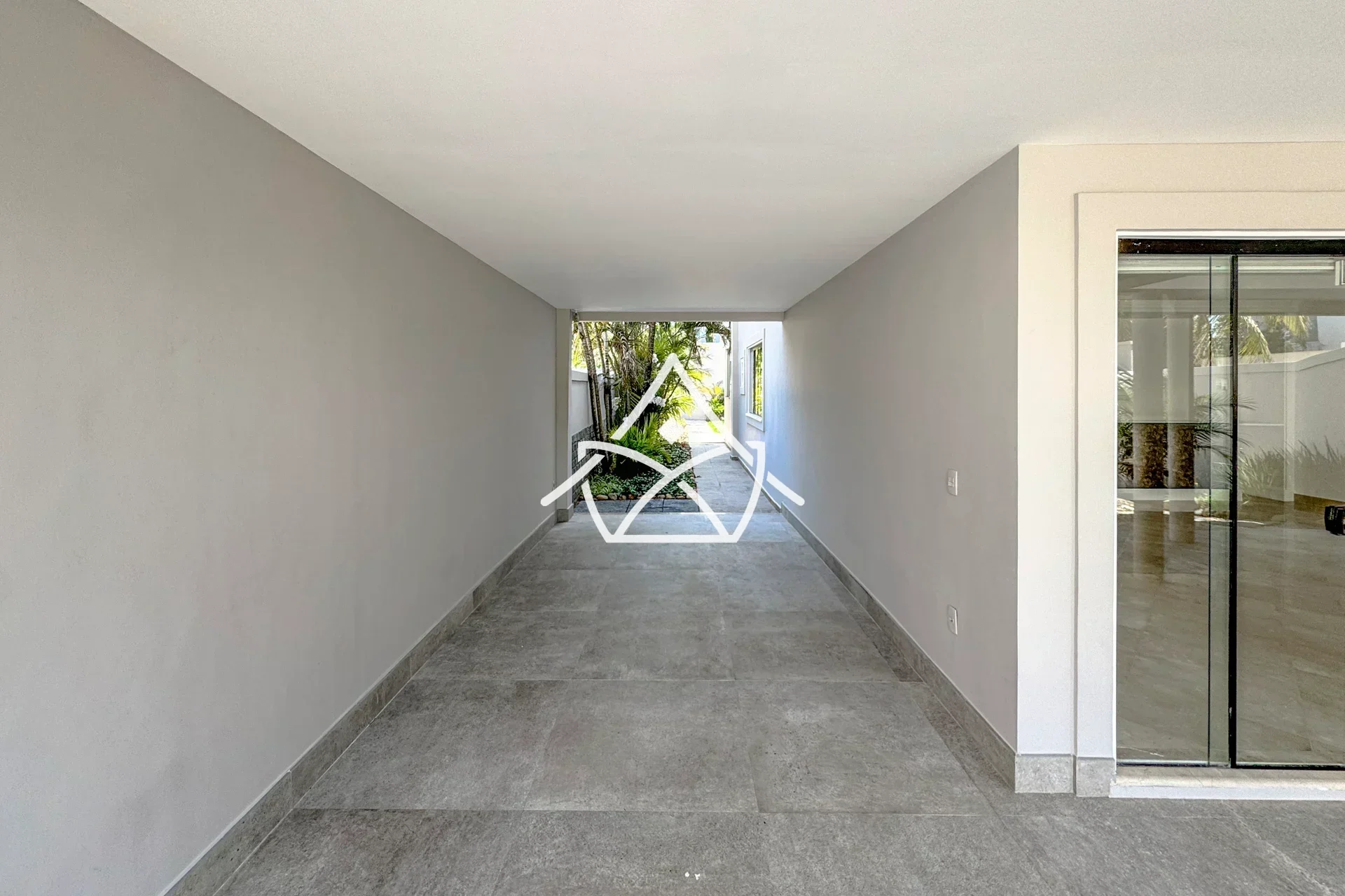 Casa à Venda com 4 Suítes na Barra da Tijuca